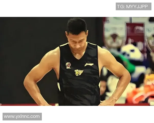 易建联重返赛场展现传奇风采引发篮球迷热议与期待